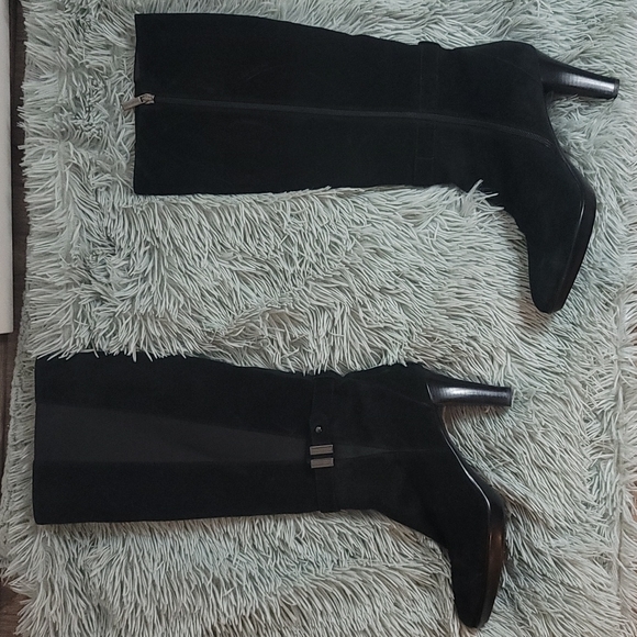 Boots - Picture 2 of 3